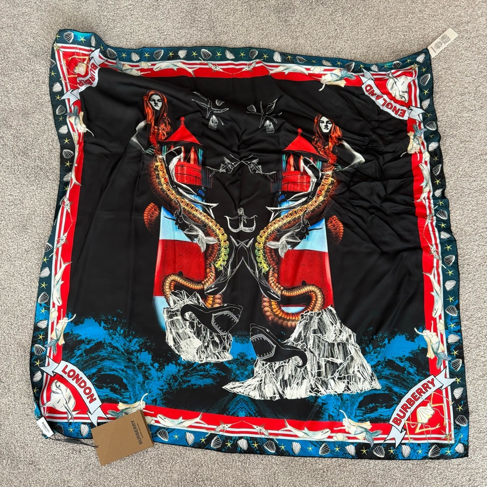BNWT BURBERRY PRINTED SILK SCARF
